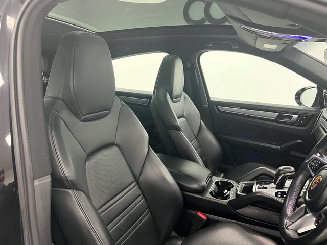 2019 PORSCHE CAYENNE - Photo 9
