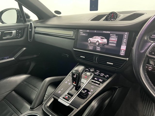 2019 PORSCHE CAYENNE - Photo 10