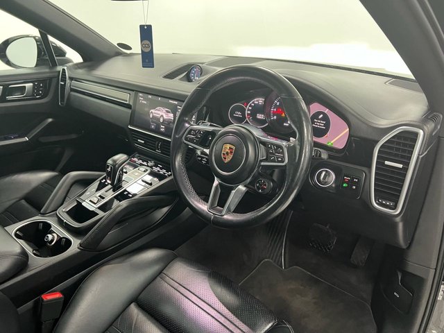 2019 PORSCHE CAYENNE - Photo 11