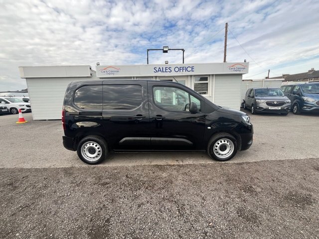 View our TOYOTA PROACE CITY