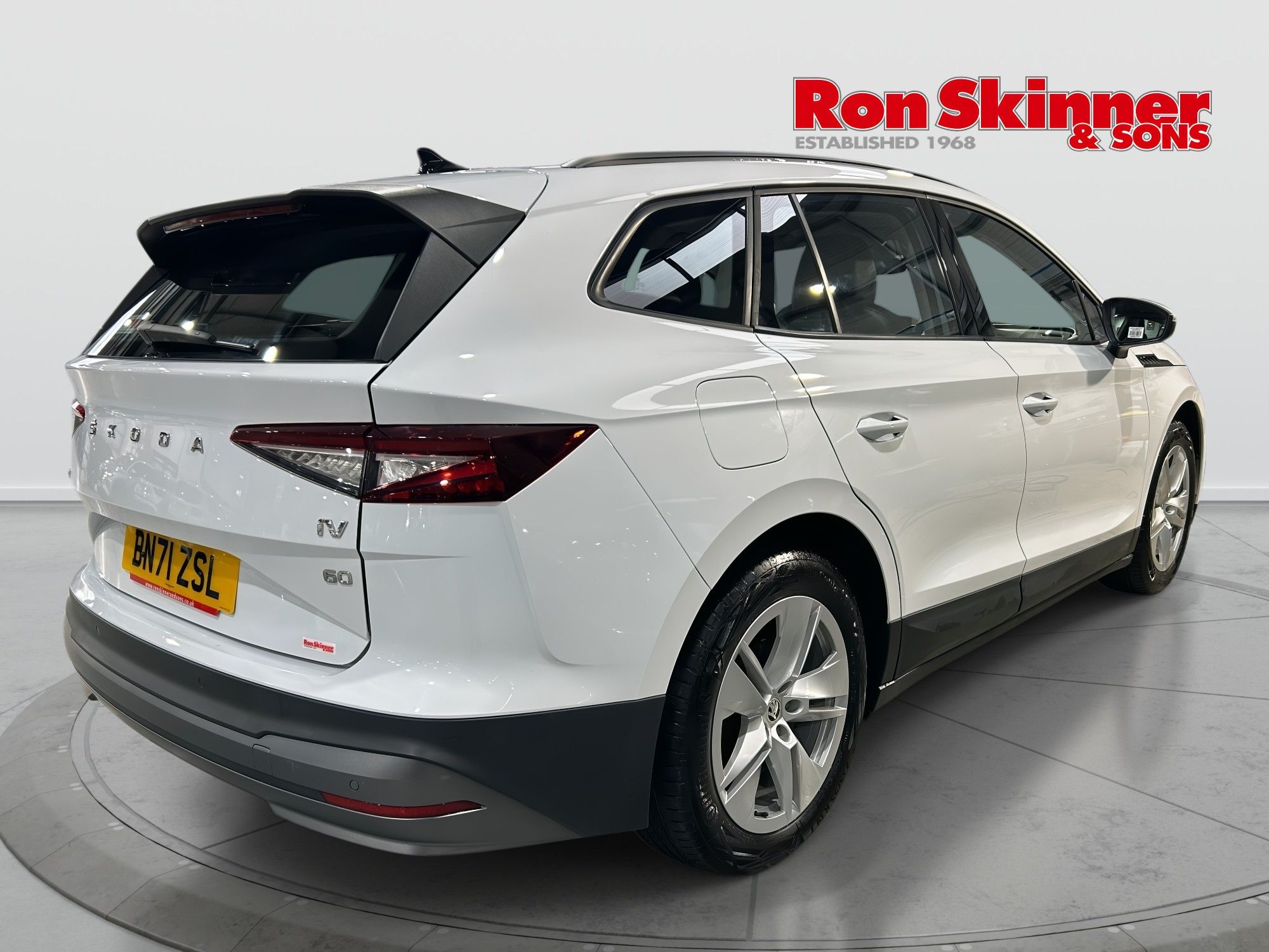 USED 2021 71 SKODA ENYAQ 62kWh 60 SUV 5dr Electric Auto (179 ps) 