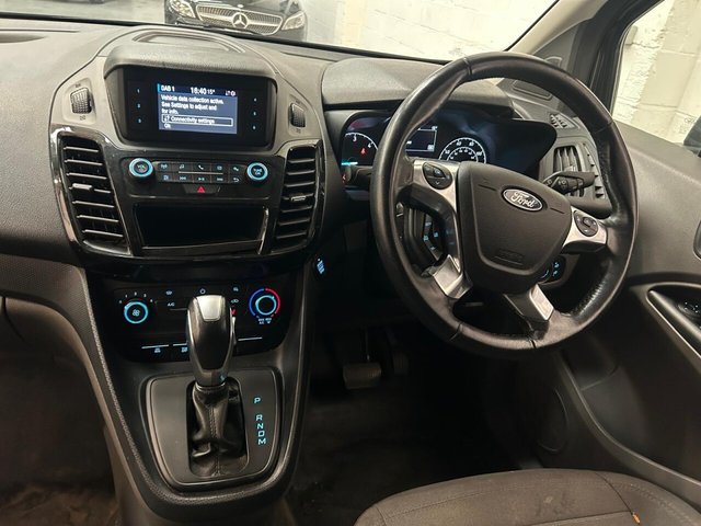 2021 Ford Transit Connect 1.5L Limited 5dr - Photo 6