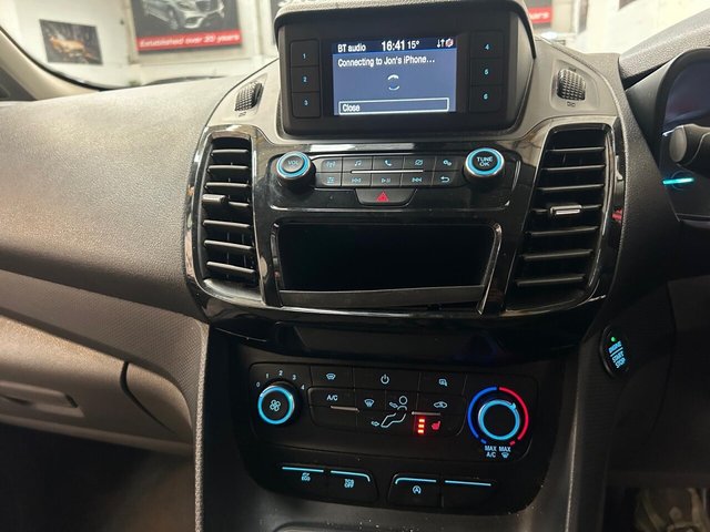2021 Ford Transit Connect 1.5L Limited 5dr - Photo 7
