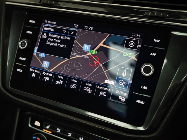 2019 Volkswagen Tiguan 1.5L R-Line Tech 5dr - Photo 8