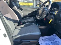 USED 2020 20 TOYOTA YARIS 1.5 VVT-i Y20 Bi-tone Hatchback 5dr Petrol Manual Euro 6 (111 ps) 