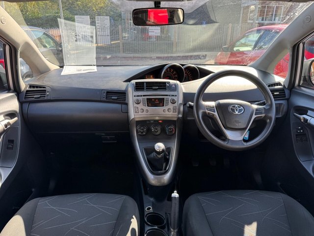 2009 Toyota Verso - Photo 2