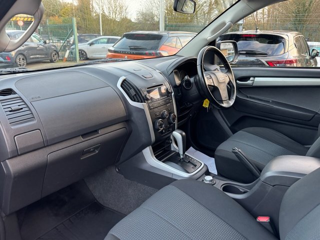 2016 Isuzu D-Max 2.5L Yukon Huntsman 4dr - Photo 4