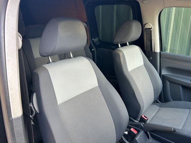 2013 VOLKSWAGEN CADDY MAXI - Photo 2