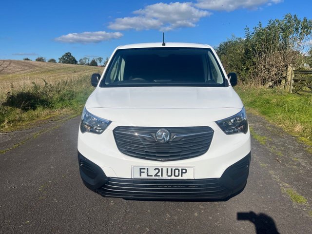 2021 Vauxhall Combo 1.5L Edition 4dr - Photo 2