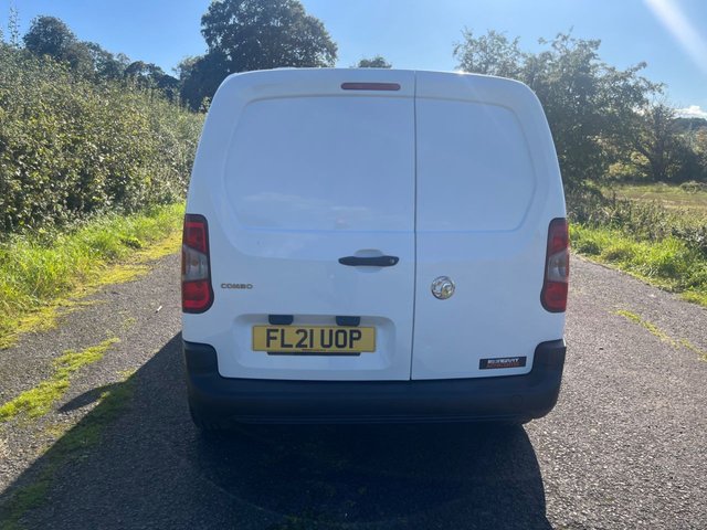 2021 Vauxhall Combo 1.5L Edition 4dr - Photo 5