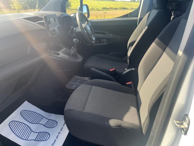 2021 Vauxhall Combo 1.5L Edition 4dr - Photo 8