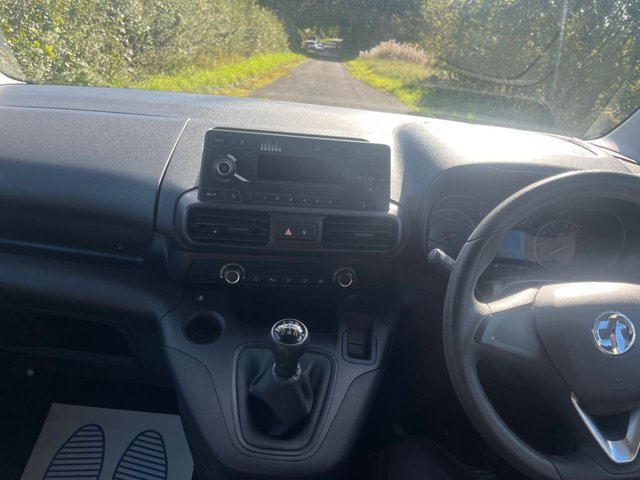 2021 Vauxhall Combo 1.5L Edition 4dr - Photo 10