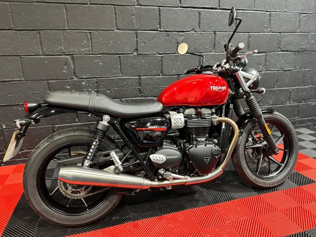 View our TRIUMPH STREET TWIN