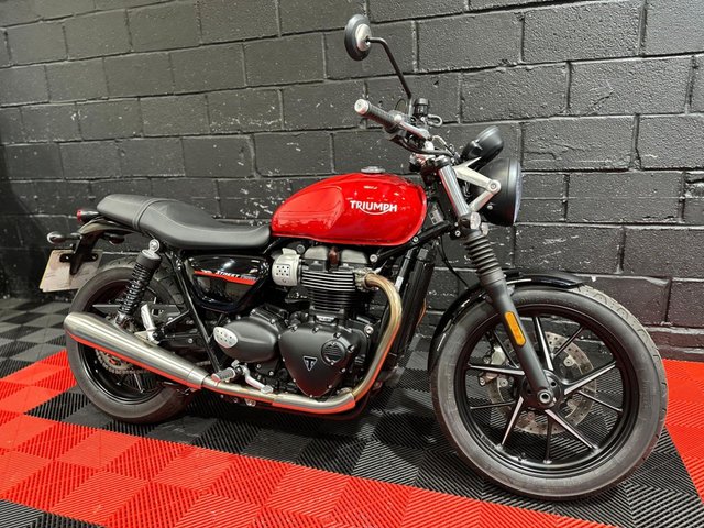 View our TRIUMPH STREET TWIN