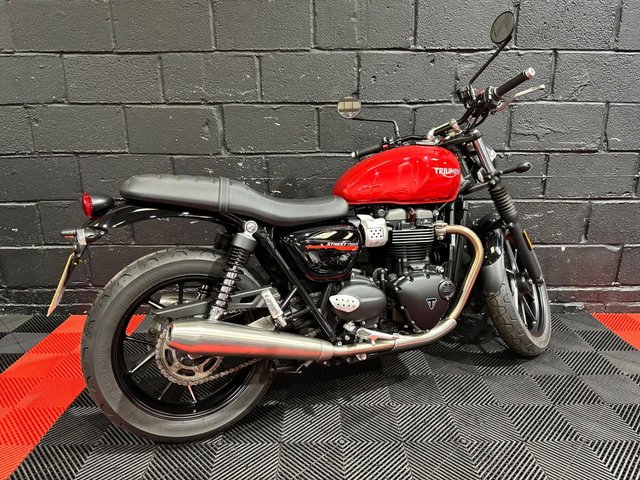 View our TRIUMPH STREET TWIN