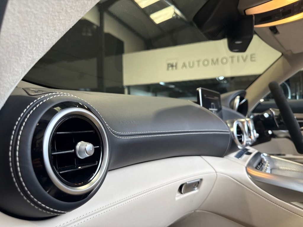 USED 2017 17 MERCEDES-BENZ AMG GT 4.0 V8 BiTurbo C Roadster 2dr Petrol SpdS DCT Euro 6 (s/s) (557 ps) MB HISTORY|AMG SEATS|BURMESTER