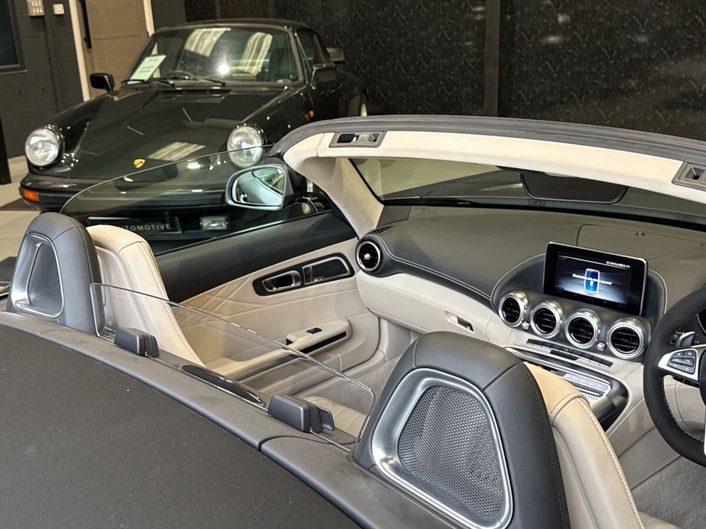 USED 2017 17 MERCEDES-BENZ AMG GT 4.0 V8 BiTurbo C Roadster 2dr Petrol SpdS DCT Euro 6 (s/s) (557 ps) MB HISTORY|AMG SEATS|BURMESTER