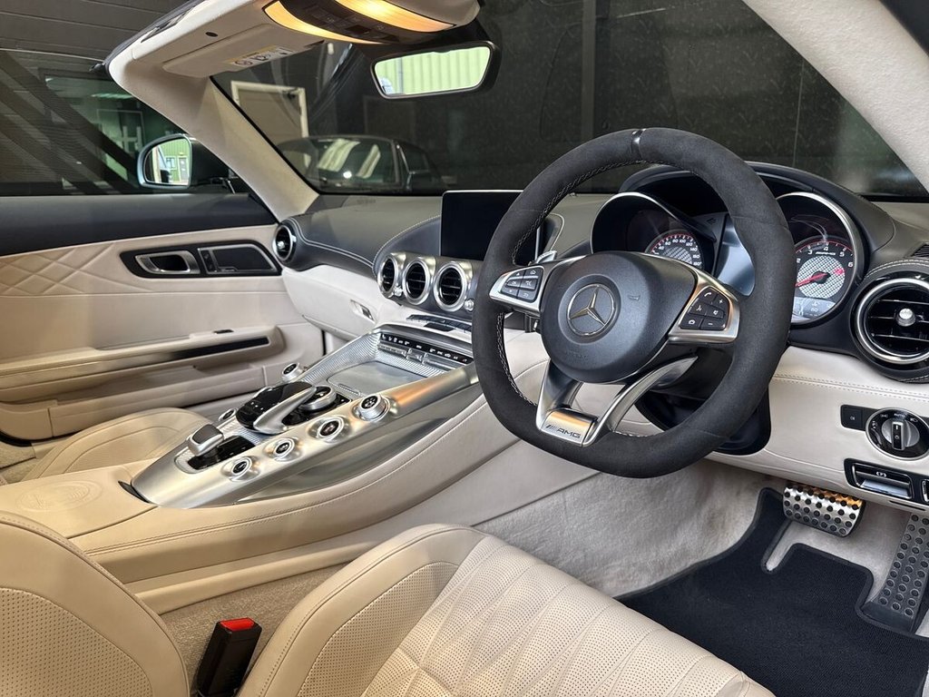 USED 2017 17 MERCEDES-BENZ AMG GT 4.0 V8 BiTurbo C Roadster 2dr Petrol SpdS DCT Euro 6 (s/s) (557 ps) MB HISTORY|AMG SEATS|BURMESTER