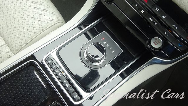 2017 JAGUAR XF 2.0d Prestige Saloon 4dr Diesel Auto Euro 6 (s/s) (180 ps) - Photo 10