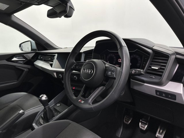 2022 Audi A1 - Photo 10