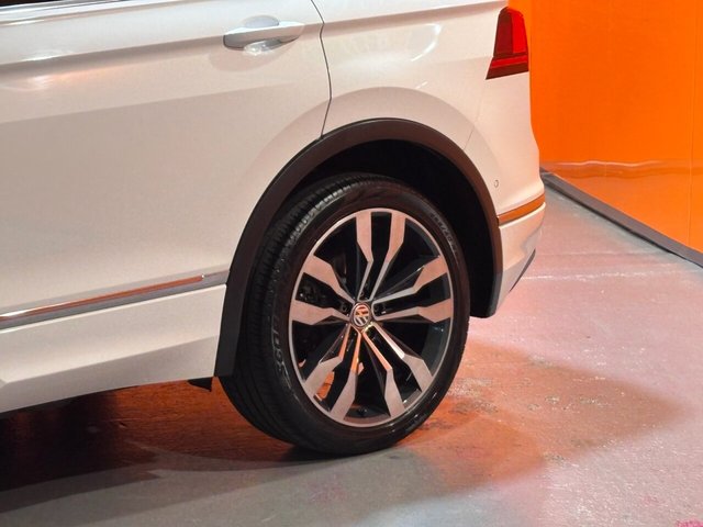 2020 VOLKSWAGEN TIGUAN 2.0 TDI R-Line Tech SUV 5dr Diesel Manual Euro 6 (s/s) (150 ps) Progressive Steering. HugeSpec - Photo 11