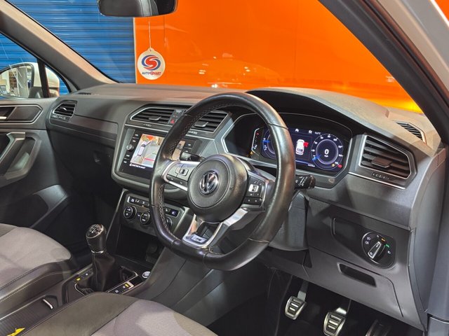 2020 VOLKSWAGEN TIGUAN 2.0 TDI R-Line Tech SUV 5dr Diesel Manual Euro 6 (s/s) (150 ps) Progressive Steering. HugeSpec - Photo 12