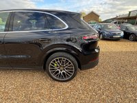 USED 2020 70 PORSCHE CAYENNE 3.0 V6 E-Hybrid 17.9kWh SUV 5dr Petrol Plug-in Hybrid TiptronicS 4WD Euro 6 (s/s) (3.6kW Charger) (462 ps) 12 MONTHS  WARRANY INCLUDING !!!