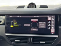 USED 2020 70 PORSCHE CAYENNE 3.0 V6 E-Hybrid 17.9kWh SUV 5dr Petrol Plug-in Hybrid TiptronicS 4WD Euro 6 (s/s) (3.6kW Charger) (462 ps) 12 MONTHS  WARRANY INCLUDING !!!