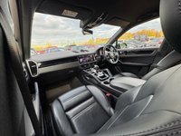 USED 2020 70 PORSCHE CAYENNE 3.0 V6 E-Hybrid 17.9kWh SUV 5dr Petrol Plug-in Hybrid TiptronicS 4WD Euro 6 (s/s) (3.6kW Charger) (462 ps) 12 MONTHS  WARRANY INCLUDING !!!