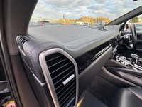 USED 2020 70 PORSCHE CAYENNE 3.0 V6 E-Hybrid 17.9kWh SUV 5dr Petrol Plug-in Hybrid TiptronicS 4WD Euro 6 (s/s) (3.6kW Charger) (462 ps) 12 MONTHS  WARRANY INCLUDING !!!