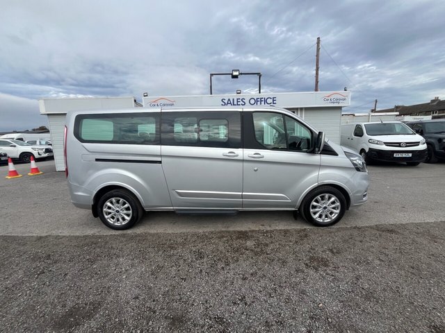2022 Ford Tourneo Custom 2L Titanium 5dr - Photo 7