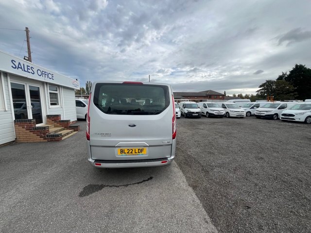 2022 Ford Tourneo Custom 2L Titanium 5dr - Photo 5