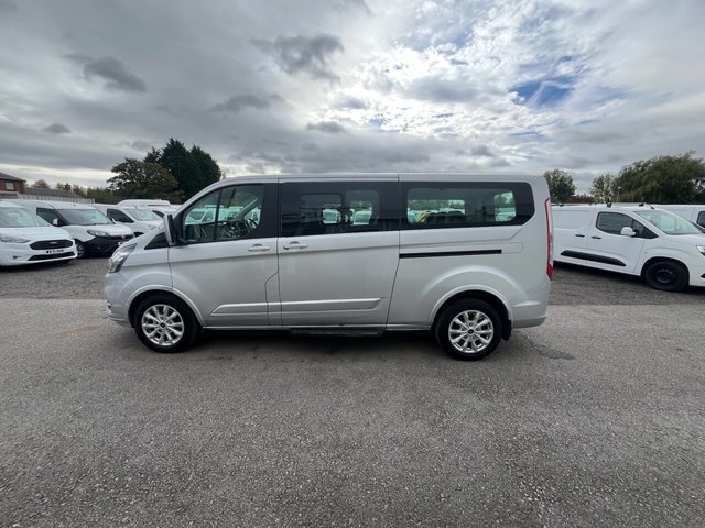 2022 Ford Tourneo Custom 2L Titanium 5dr - Photo 8