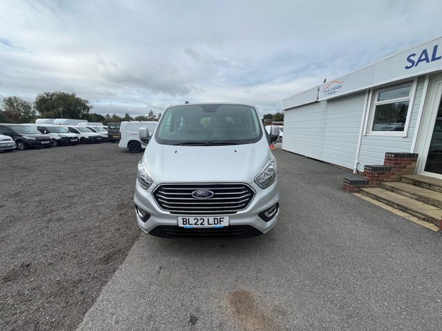 2022 Ford Tourneo Custom 2L Titanium 5dr - Photo 2