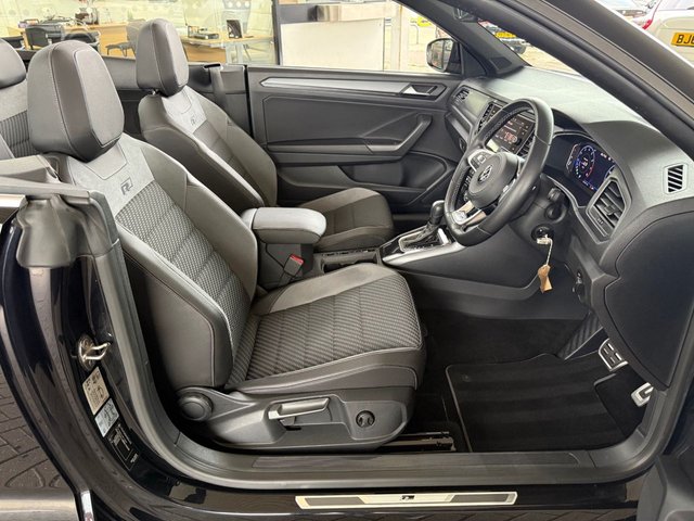 2021 VOLKSWAGEN T-ROC - Photo 11