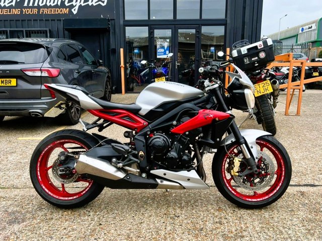 2015 15 Triumph Street Triple 675 RX - BUY ONLINE 24 HRS A DAY - FINANCE AVAILABLE - ALL TYPES OF CREDIT ACCEPTED