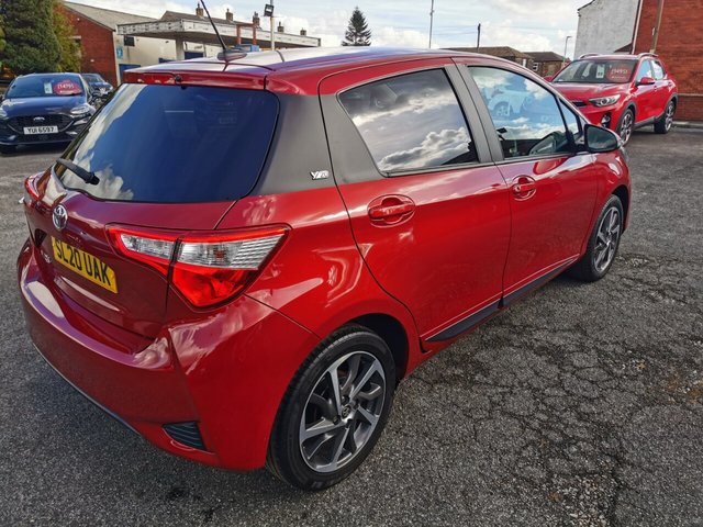 2020 TOYOTA YARIS - Photo 5