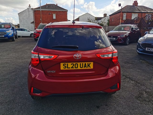 2020 TOYOTA YARIS - Photo 6