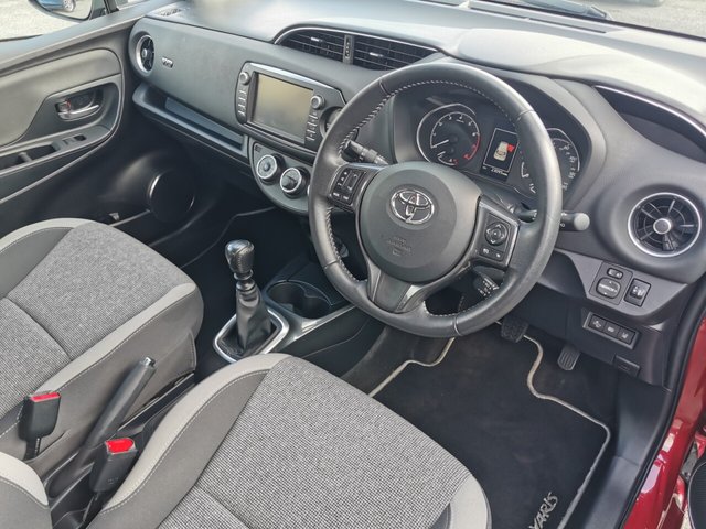 2020 TOYOTA YARIS - Photo 7