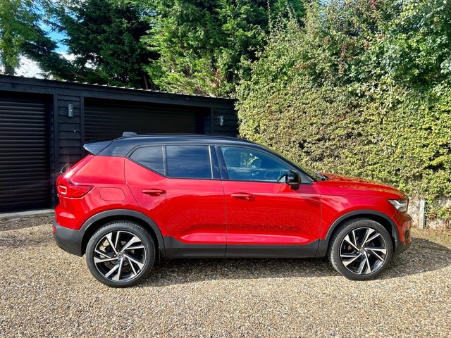 View our VOLVO XC40