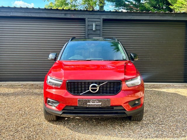 View our VOLVO XC40