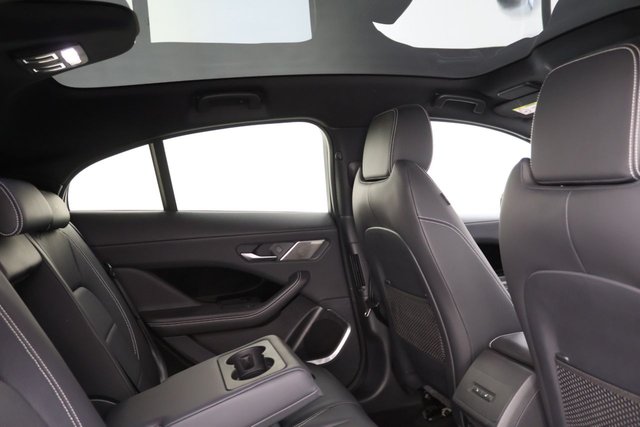 2022 Jaguar I-Pace - Photo 2