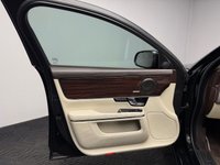 USED 2011 11 JAGUAR XJ 5.0 V8 Portfolio Saloon 4dr Petrol Auto Euro 5 (385 ps) PAN ROOF|HEAT+COOL CREAM SEATS
