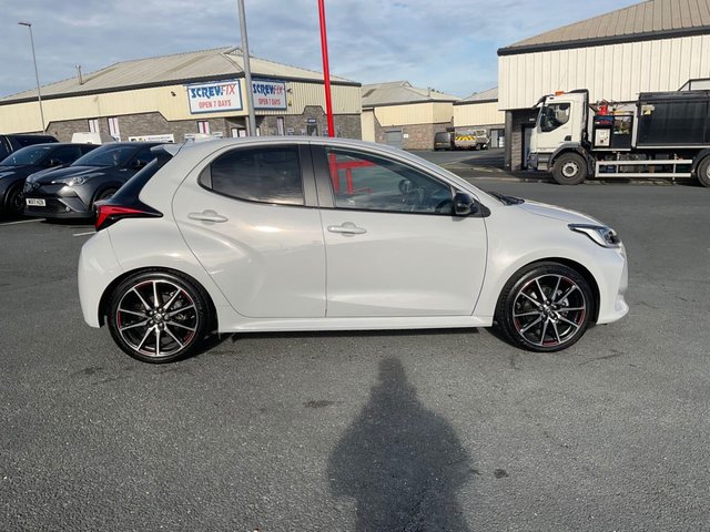 2023 TOYOTA YARIS - Photo 4