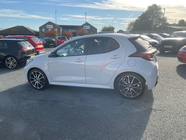 2023 TOYOTA YARIS - Photo 8