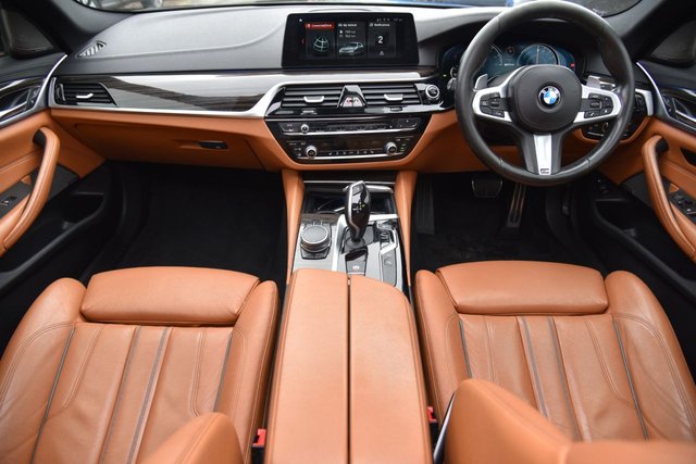 2017 BMW 5 SERIES - Photo 2