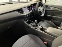 USED 2017 17 VAUXHALL INSIGNIA 1.5i Turbo Design Nav Grand Sport 5dr Petrol Manual Euro 6 (s/s) (165 ps) 17" ALLOYS+REAR PARK+SAT NAV