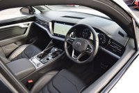 USED 2021 21 VOLKSWAGEN TOUAREG 3.0 TDI V6 Black Edition SUV 5dr Diesel Tiptronic 4Motion Euro 6 (s/s) (286 ps) PANORAMIC ROOF / AIR SUS / FSH