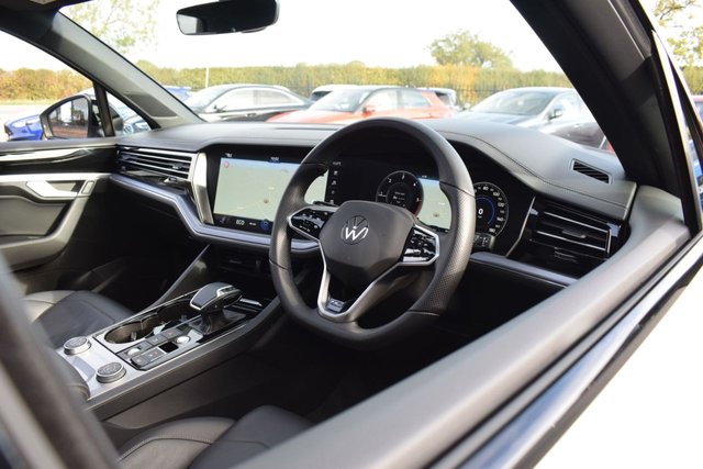 2021 Volkswagen Touareg 3L Black Edition 5dr - Photo 11