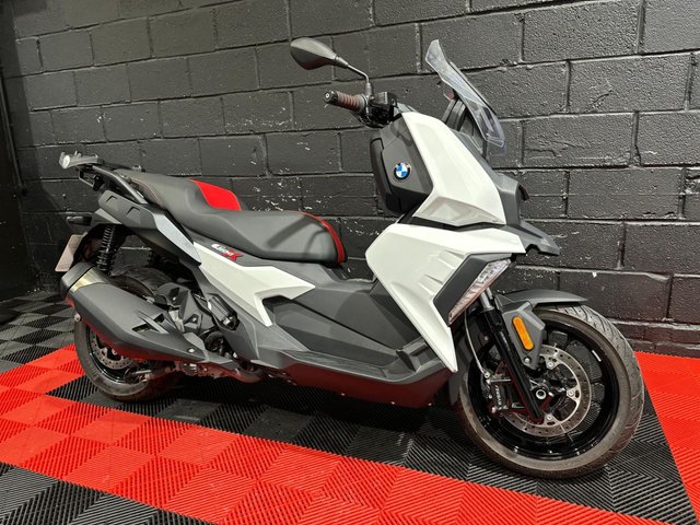 View our BMW C 400 X